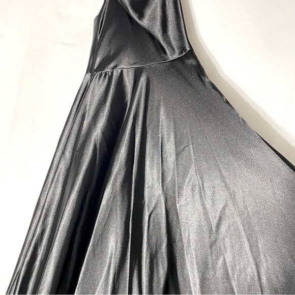 Cinderella Divine Elegant Black Satin Spaghetti Strap  Formal Evening Gown M - Picture 12 of 16